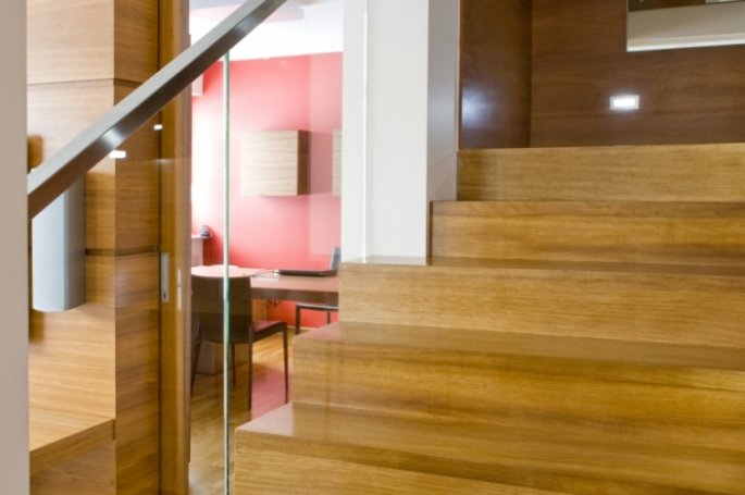 Schody skrzyniowe Iroko