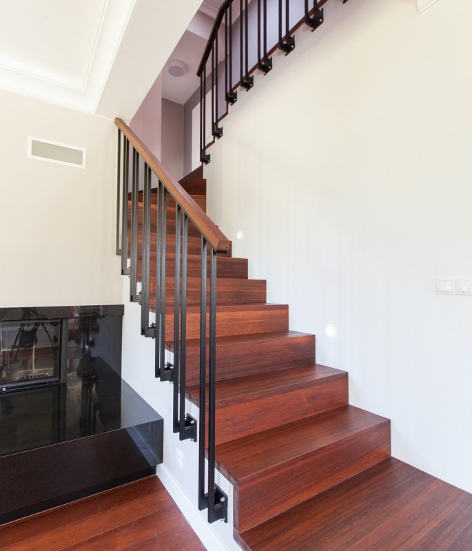 Schody dywanowe Merbau 